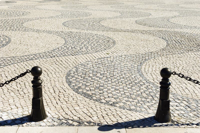 Cobblestones add beauty and elegance to architectural structures with its various available shapes and colours.