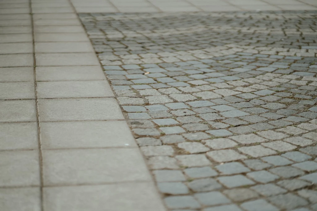 Cobblestone Pavers on Mesh
