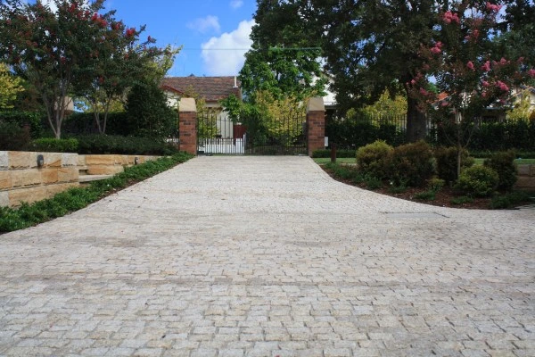 Commercial cobblestones