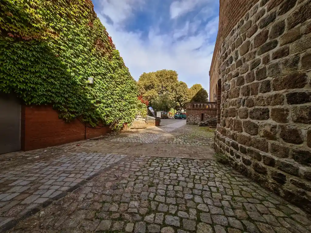 Granite Cobblestones: Cost Estimates and Additional Services