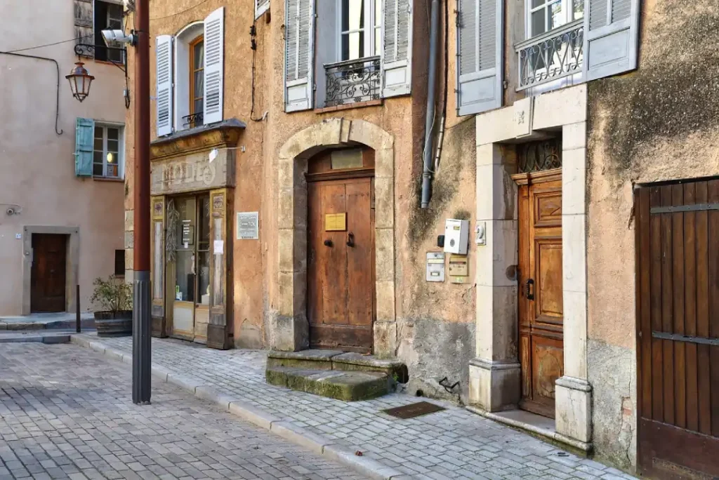 cobblestone driveways